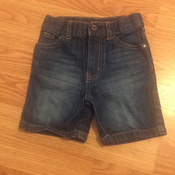 Osh Kosh Denim Infant shorts size 24m - Picture 1 of 3